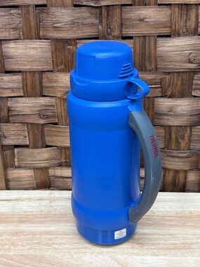 Thermos Blue Insulated Water Bottle with Gray Handle